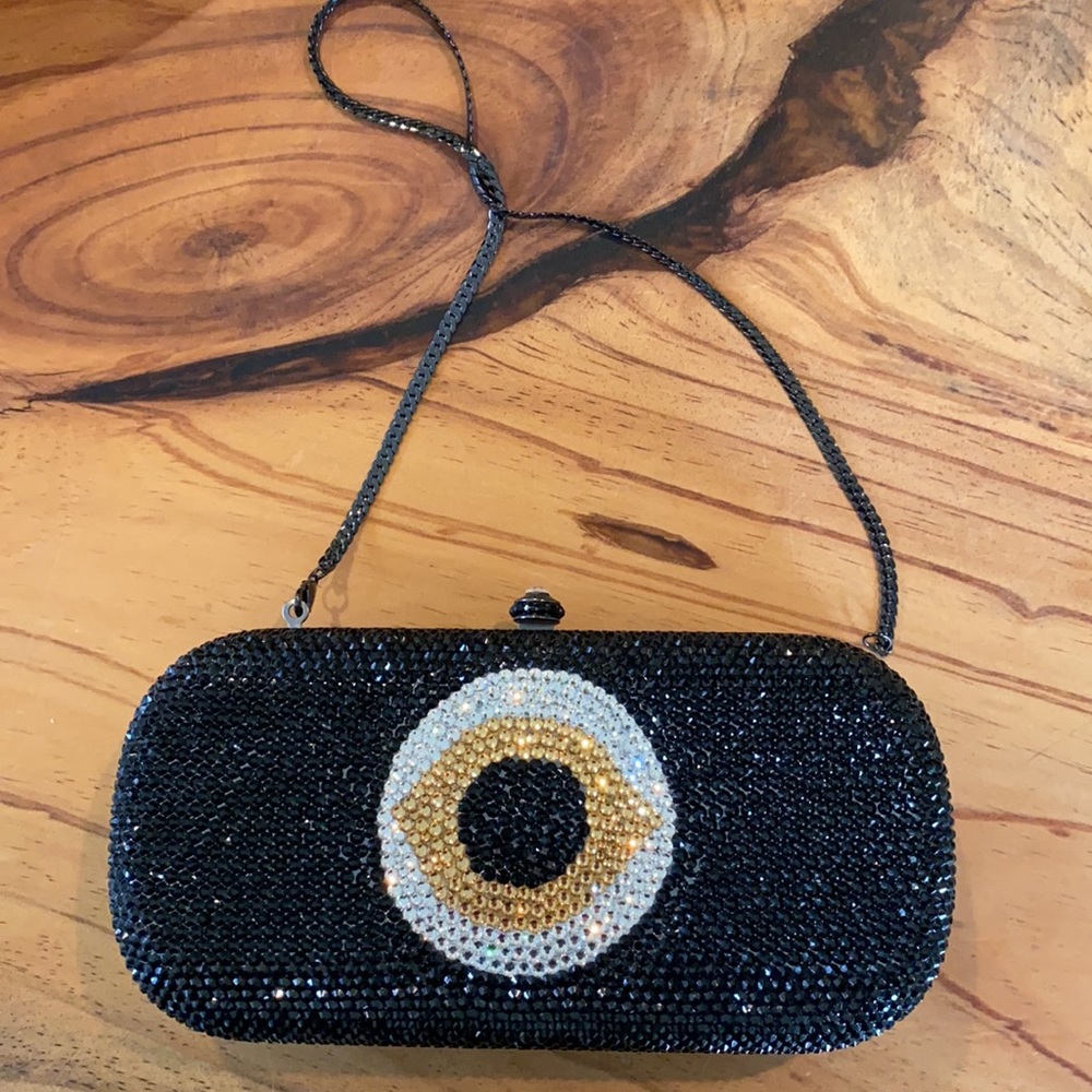 Clutch Estambul by susana kumar. Custom made in black - Swarovski cristals